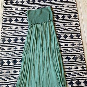 Size S Forever 21 sage green maxi dress